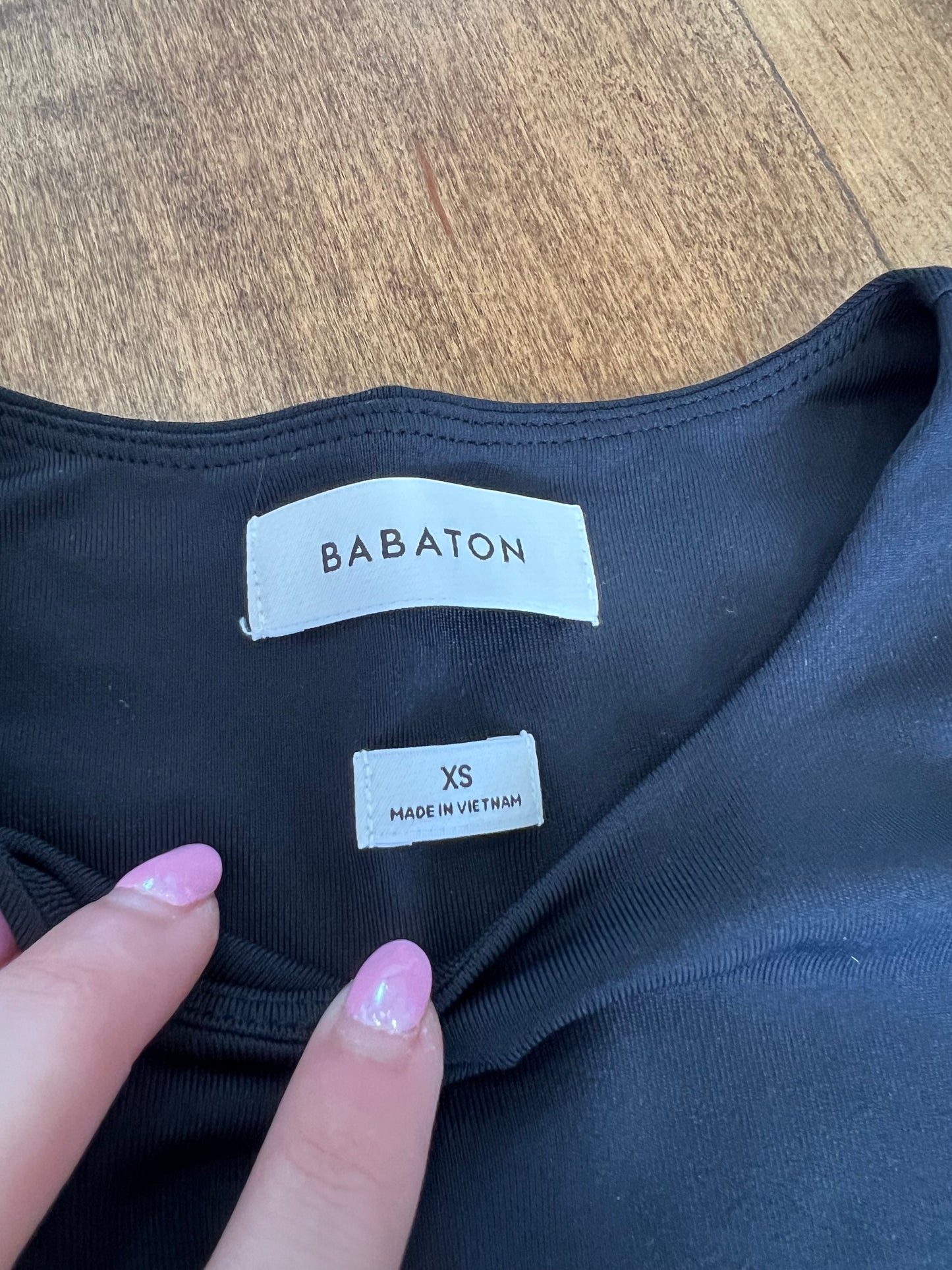 Aritzia Babaton Contour Cropped Top
