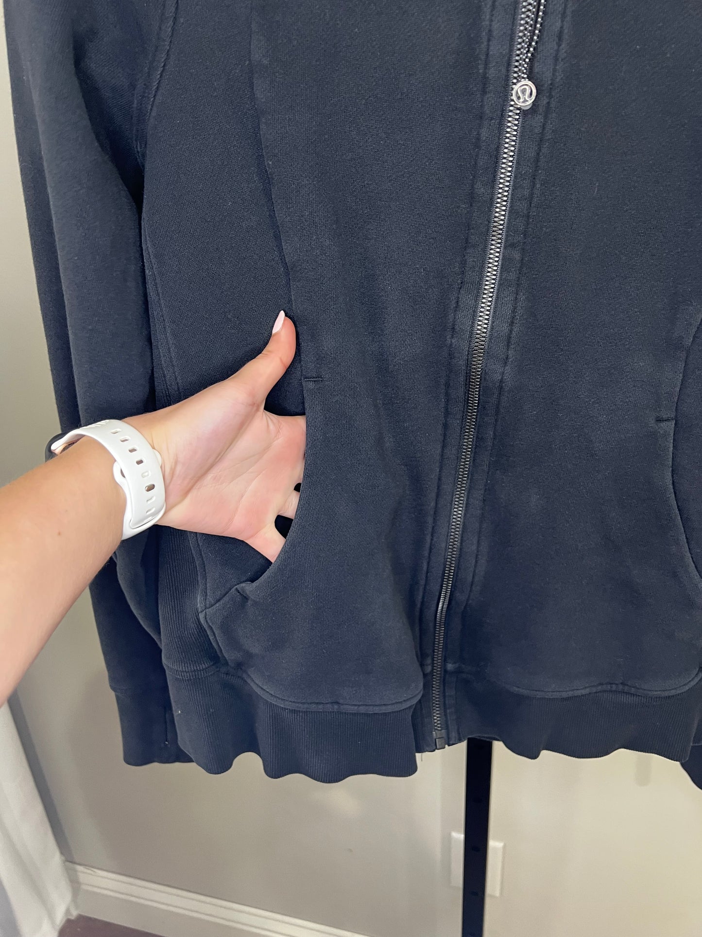 Lululemon Black Full Zip Scuba Hooded Jacket- Sz 10