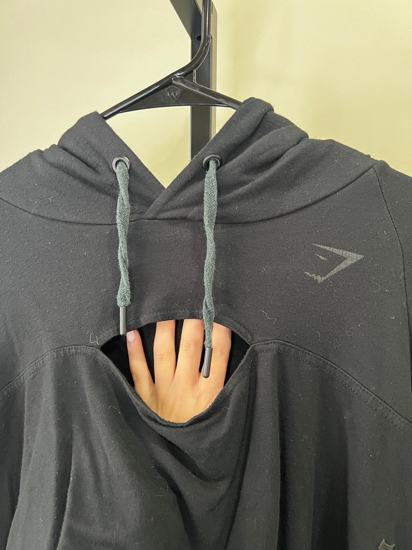 GymShark X Golds Gym Cropped Hoodie- M
