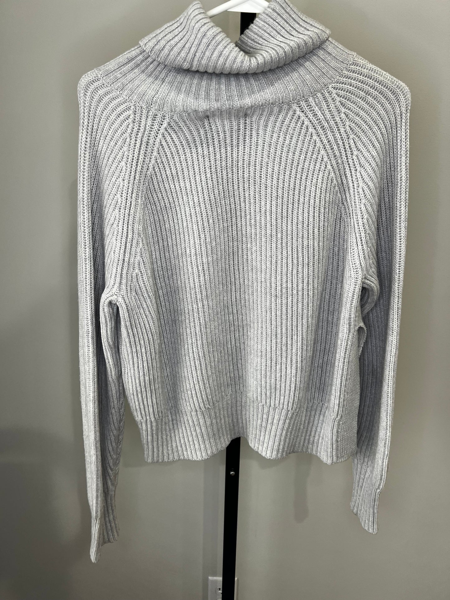 Aritzia Wilfred Free Gray Sweater- Small