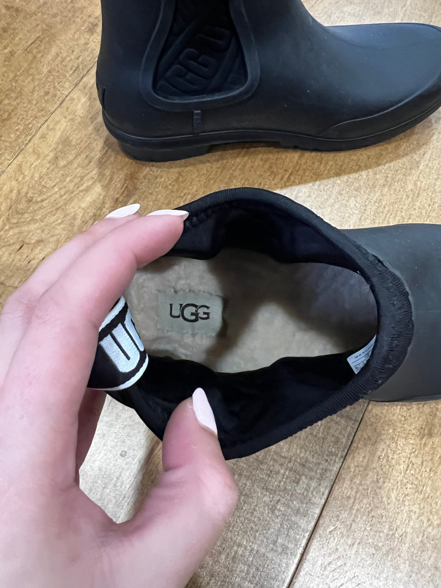 Ugg Chelsea Rain Boots- Sz 7
