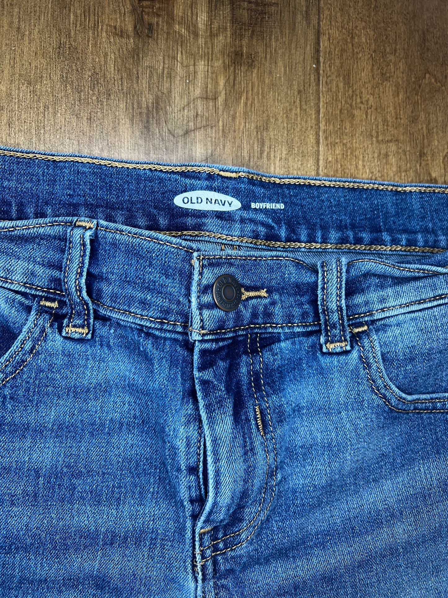 Old Navy Boyfriend Denim Shorts- Sz 6