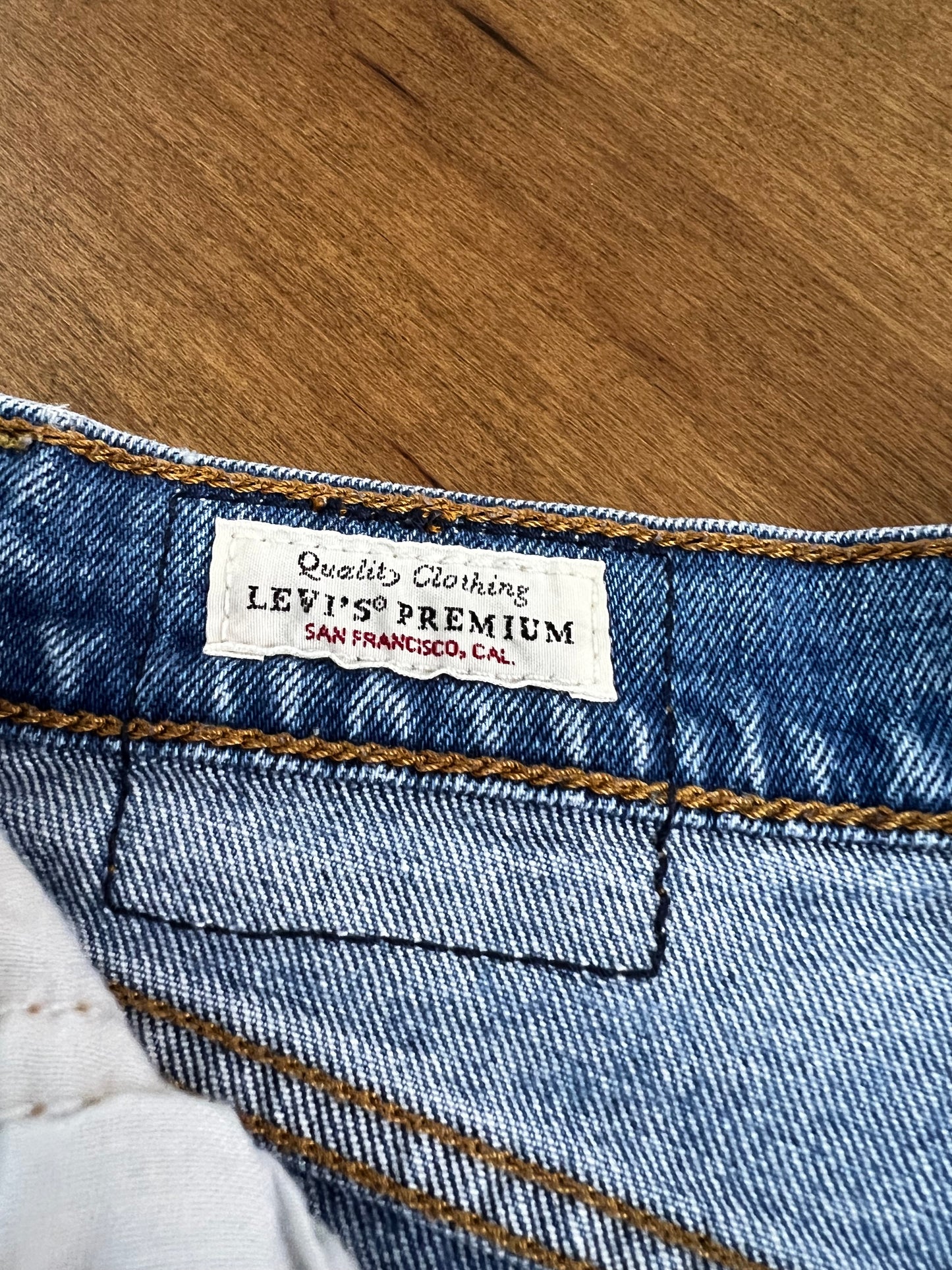 Levi Ribcage Short- Sz 28