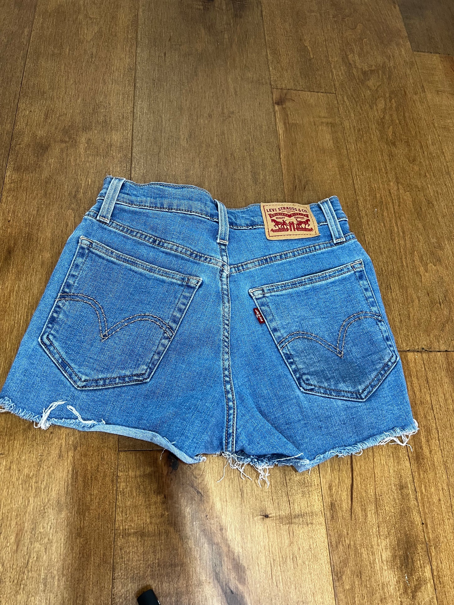 Levi Denim High Rise Shorts- Sz 25
