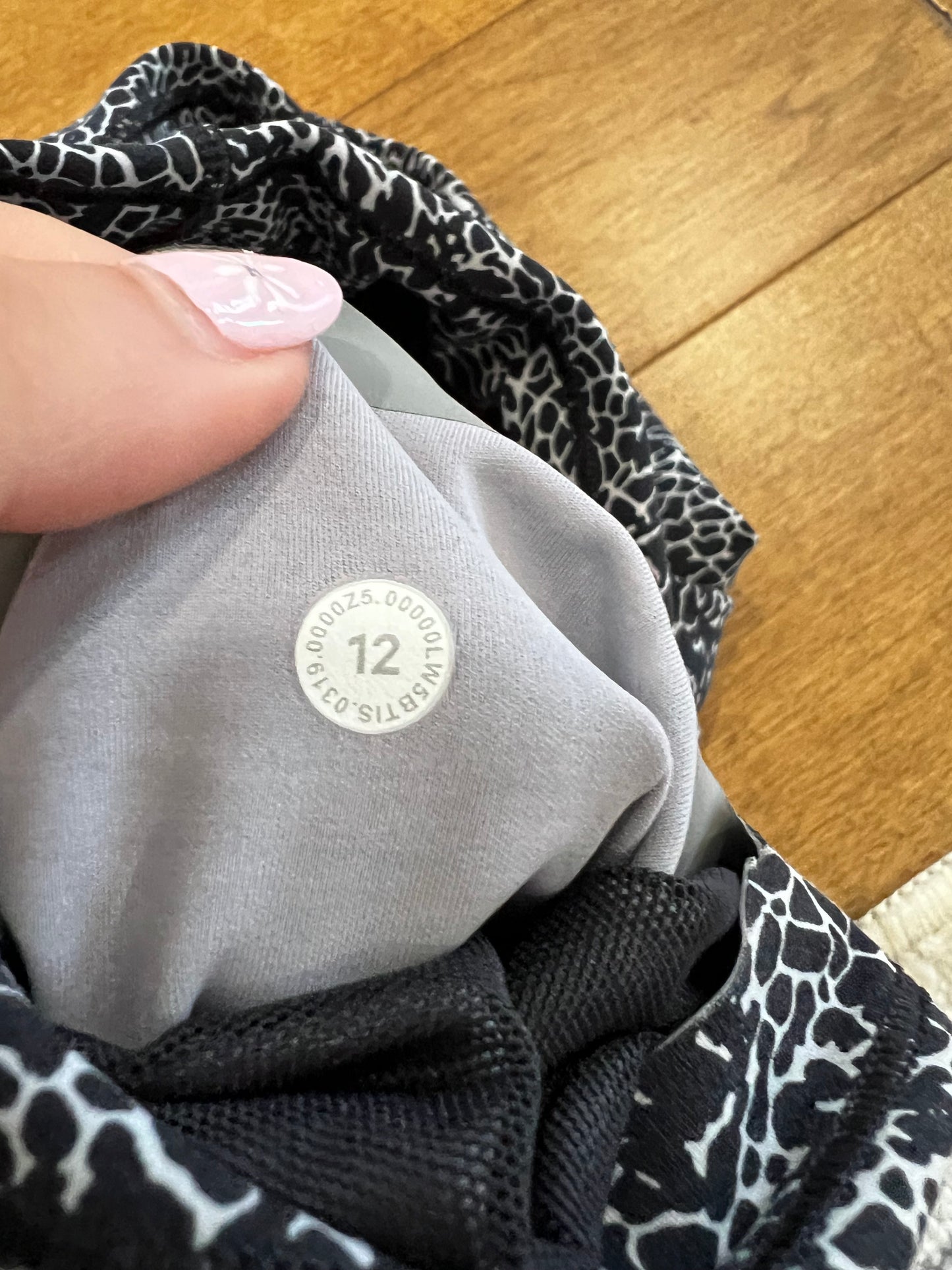 Lululemon In Movement Tight EverLux- Sz 12