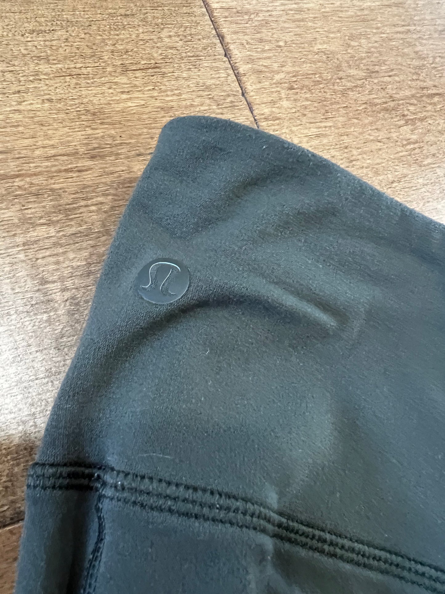 Lululemon Cropped Reveal Tight- Sz XXS
