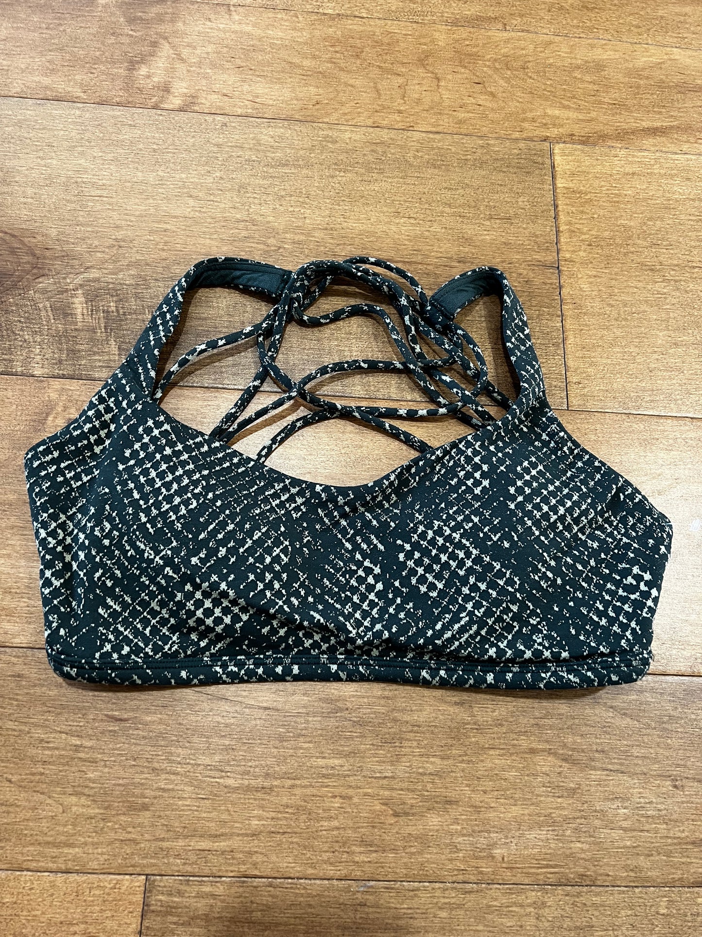 Lululemon Free To Be Bra- Sz 8