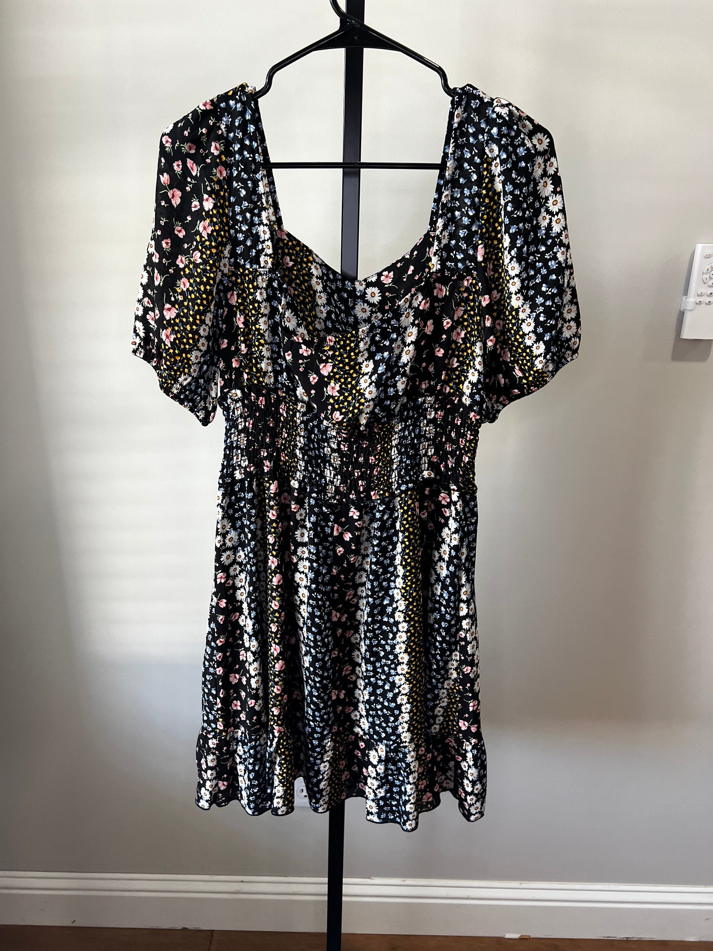 Fraiche by J Black Floral Short Sleeve Dress- Sz L