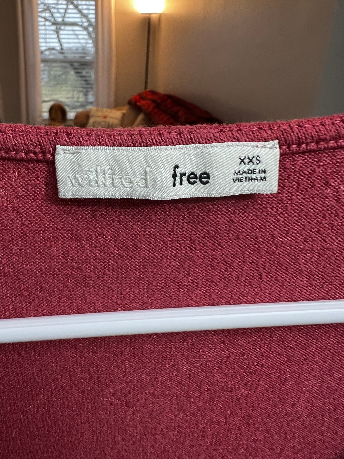 Aritzia Wilfred Free Long Sleeve Crop Top
