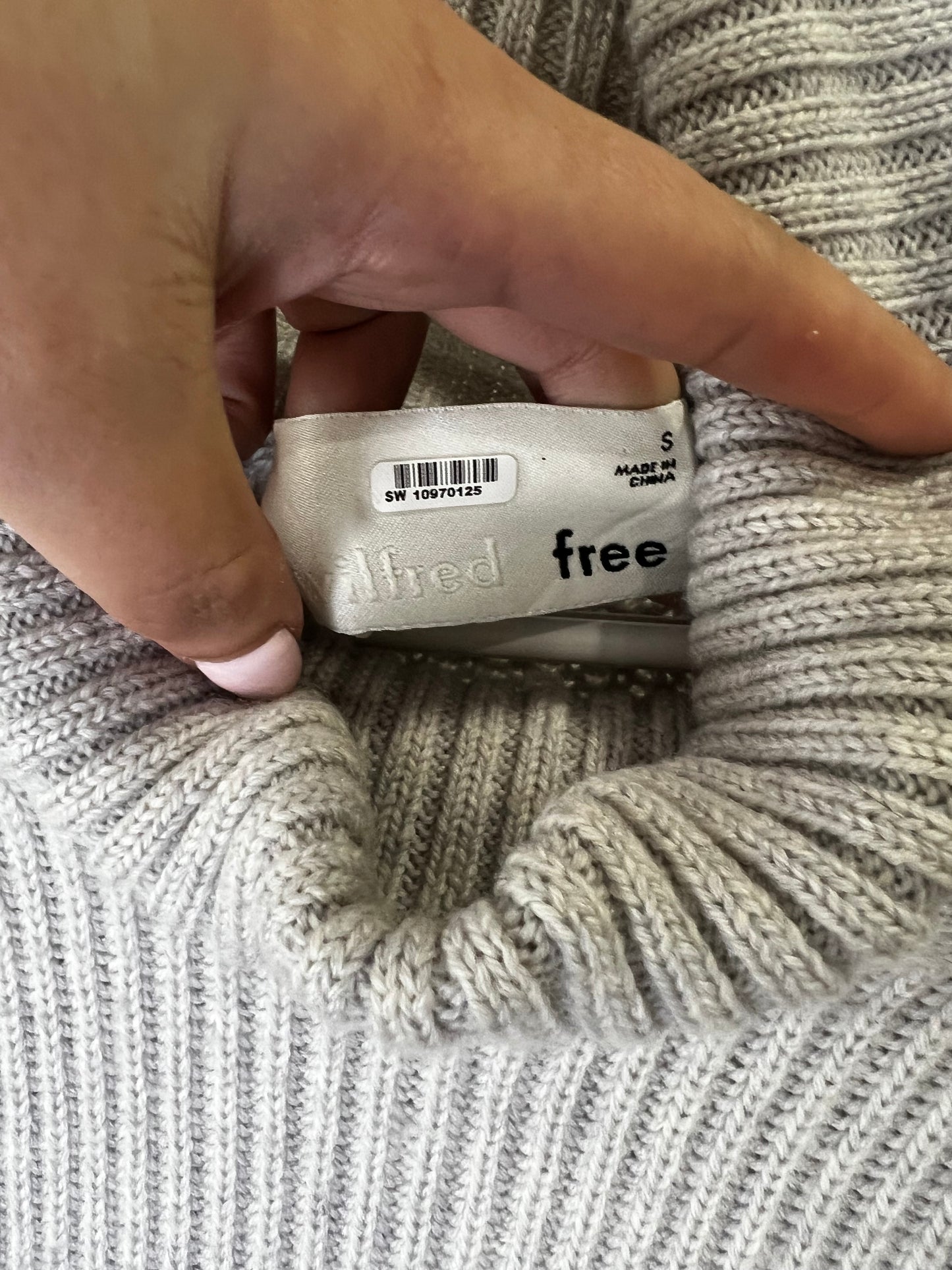 Aritzia Wilfred Free Gray Sweater- Small