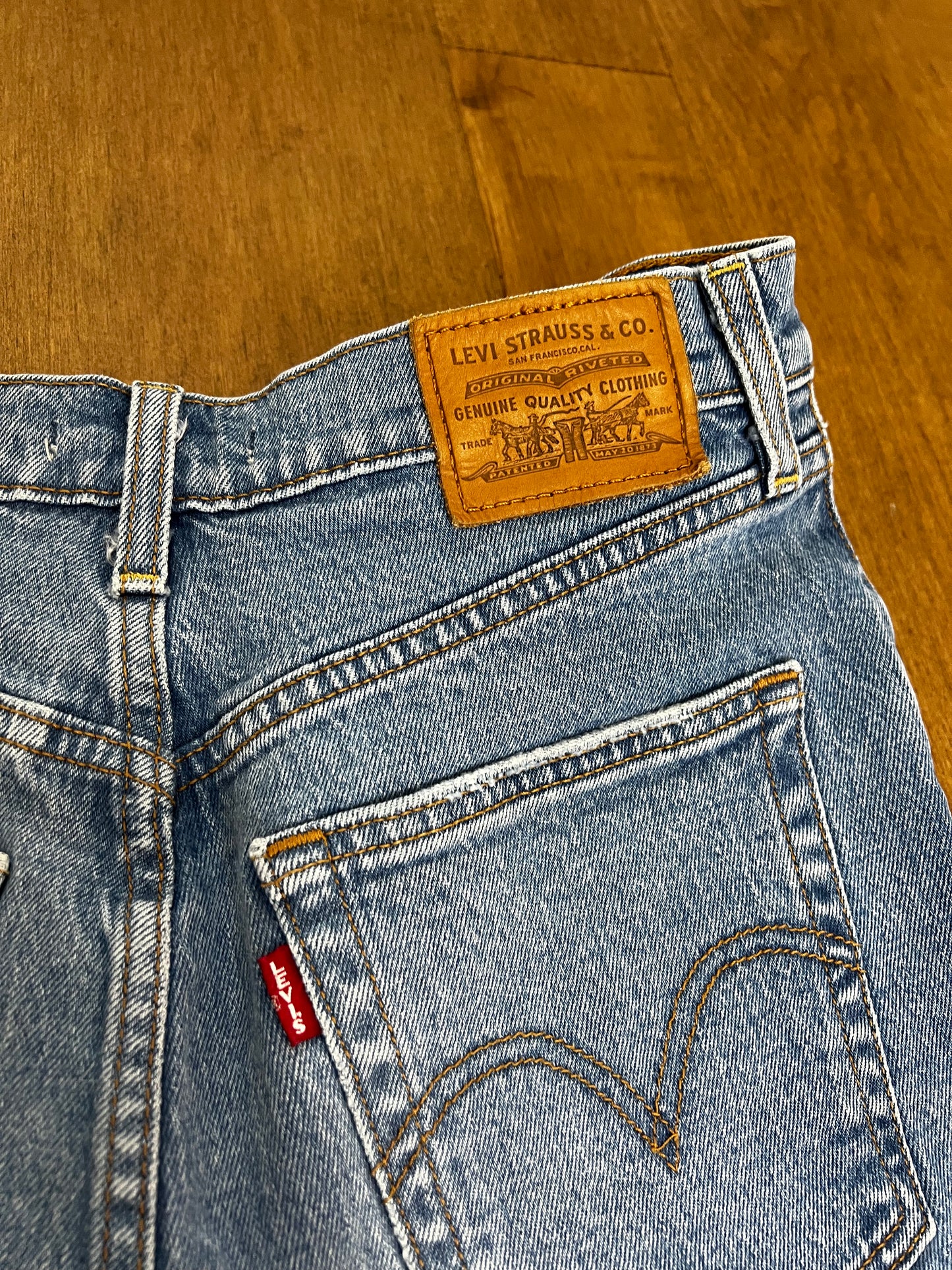 Levi Ribcage Short- Sz 28