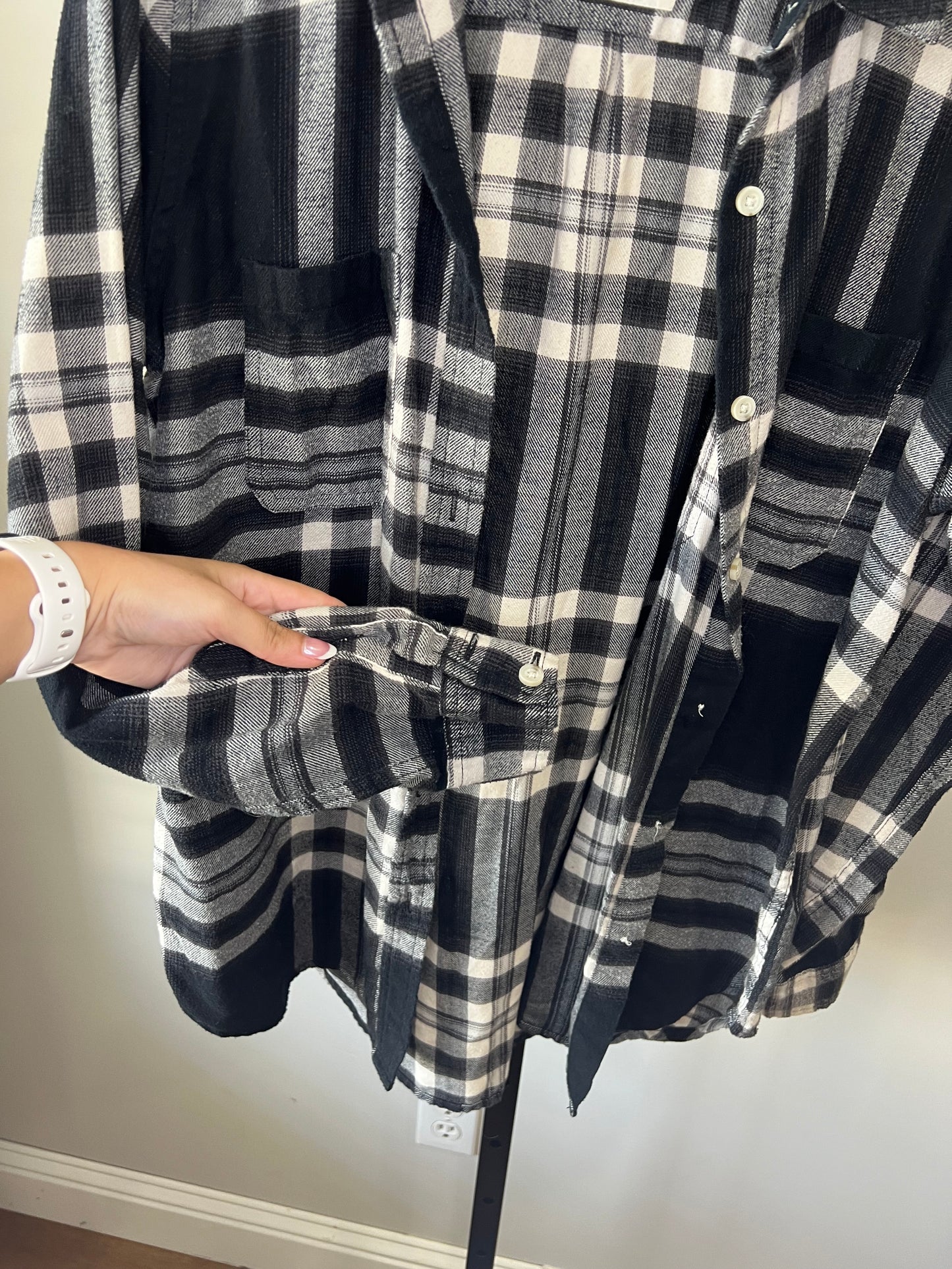 Black & White Flannel- Sz L
